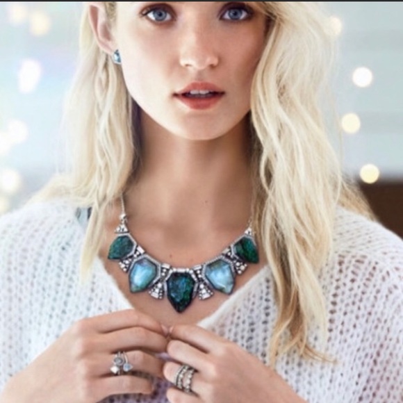 Chloe + Isabel Jewelry - Chloe & Isabel Northern Lights Statement Necklace